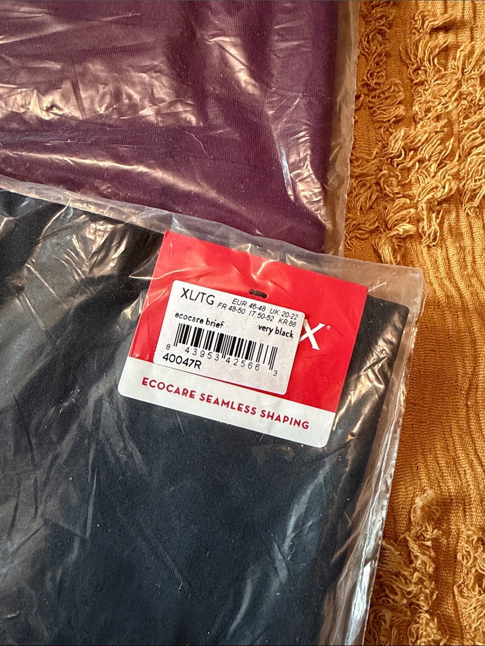 Lot of 4 Spanx Shapewear Underwear XL new in packaging - Picture 5 of 5
